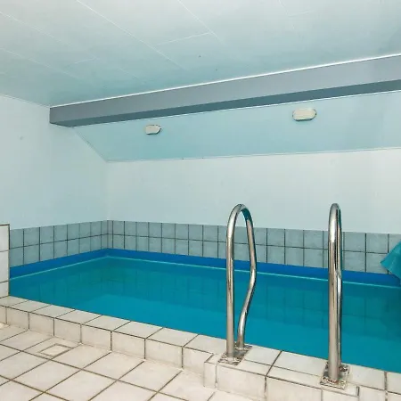 10 Person Holiday In Henne Vakantiehuis Henne Strand