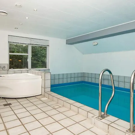 10 Person Holiday In Henne Vakantiehuis Henne Strand